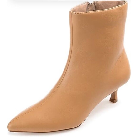 NWT a new day Womens Arely Faux Leather Pointed Toe Ankle Boots size 8 Tan zip - Picture 1 of 12